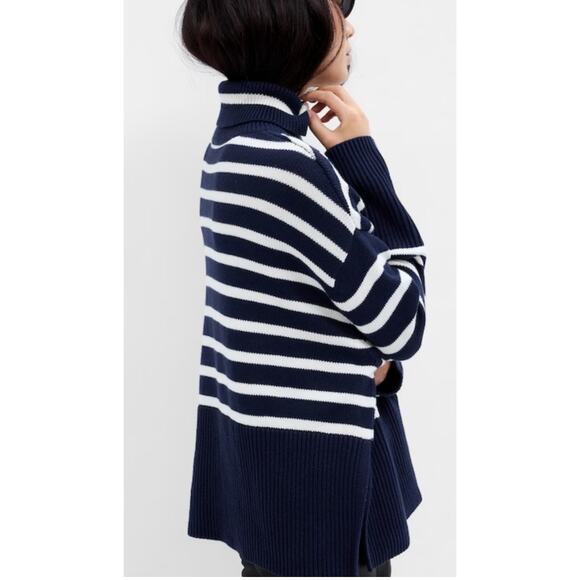Gap relaxed fit navy white striped turtleneck sweater, size large - Picture 14 of 15
